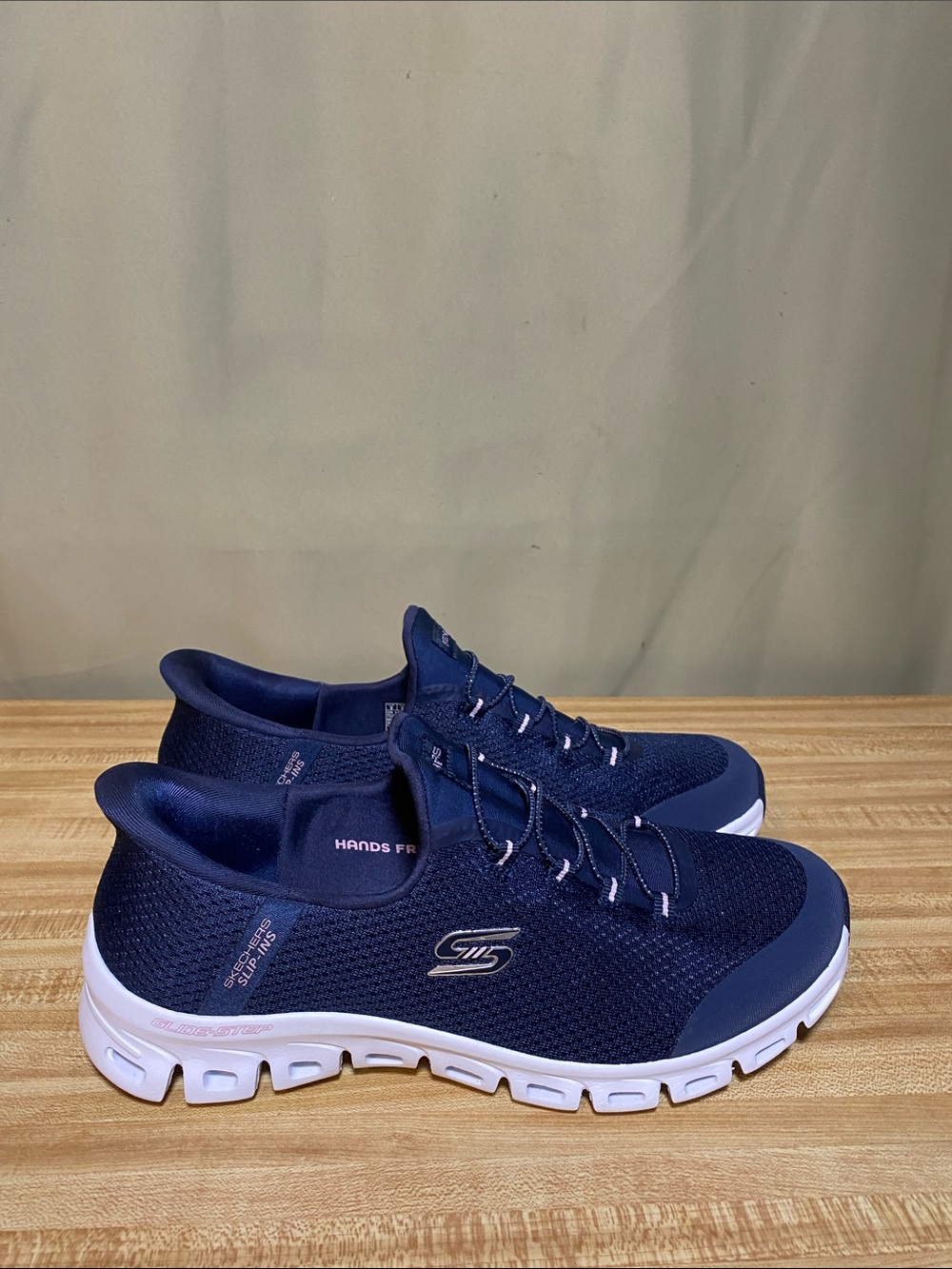 Skechers Sport Active Glide Step Hands Free Slip on Sneakers Women’s 9 Wide Fit